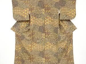 リサイクル　石畳に古典柄小紋着物